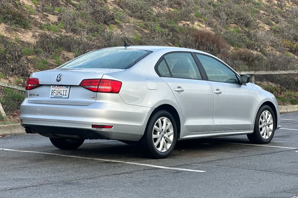 Used 2015 Volkswagen Jetta 1.8T SE Sedan
