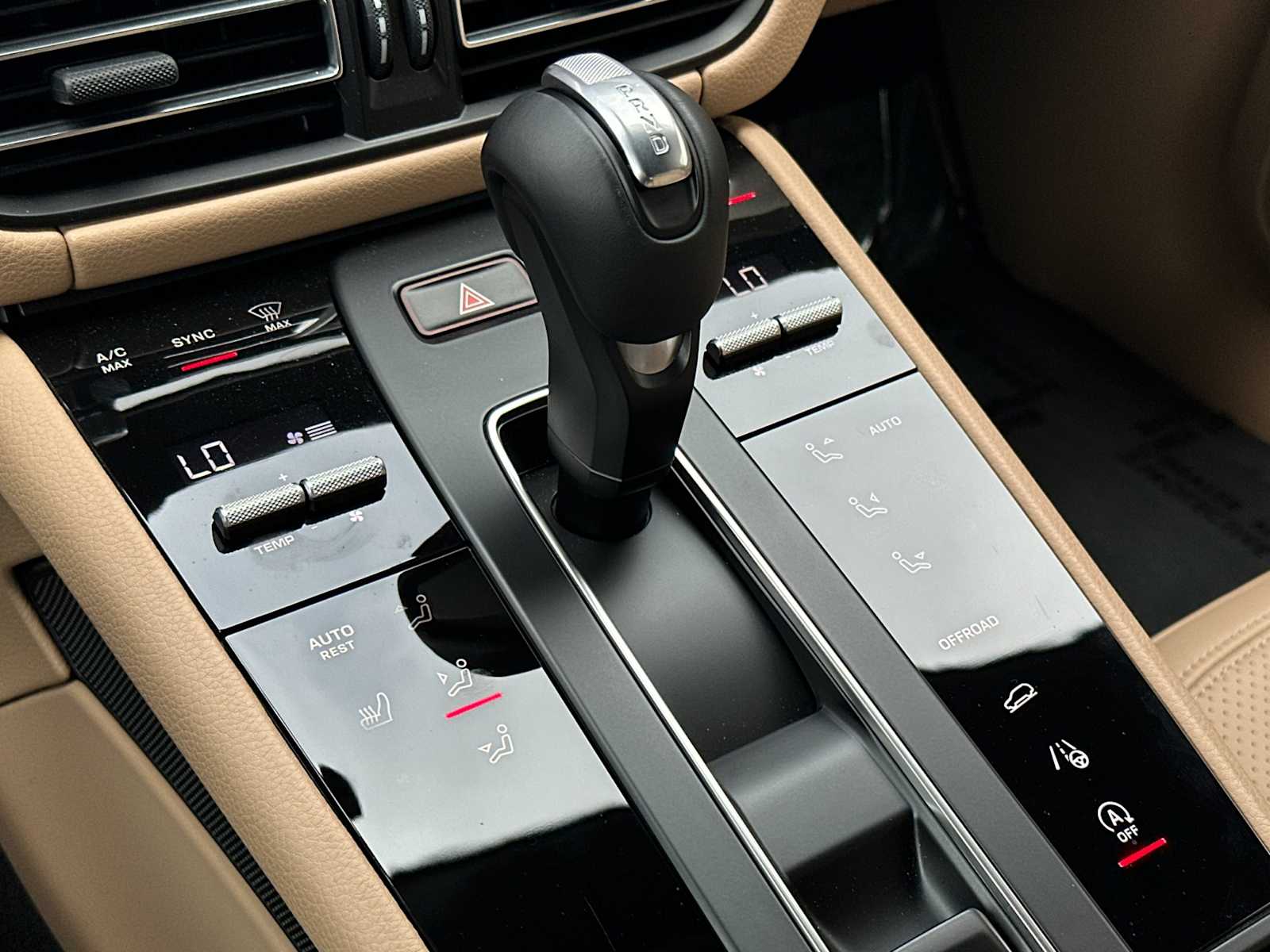 Thumbnail: 2025 Porsche Macan - 22