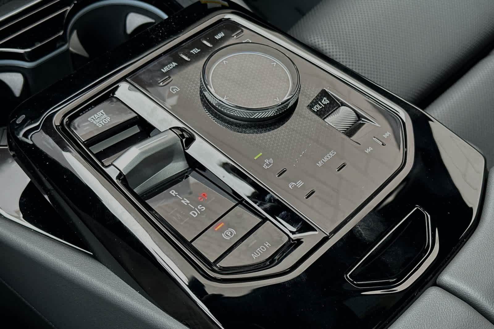 Thumbnail: 2024 BMW 5 Series - 22