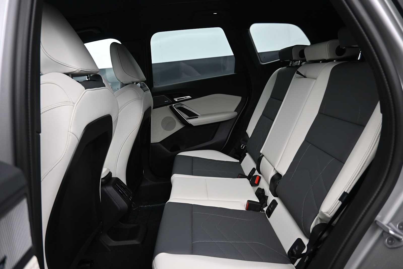 Thumbnail: 2026 BMW X1 - 13