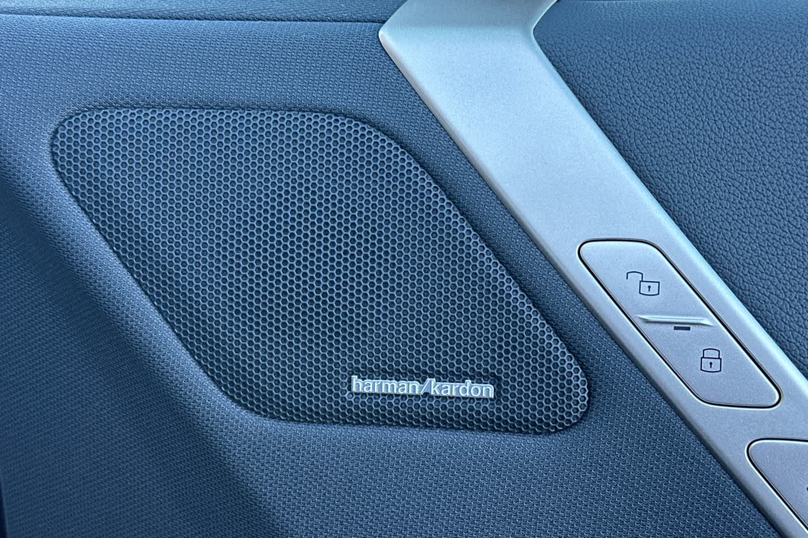 Thumbnail: 2025 BMW iX - 20