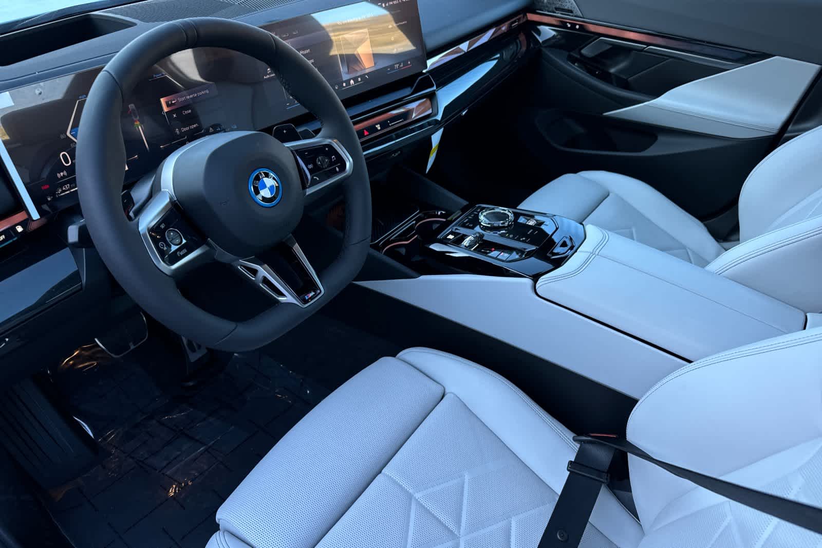 Thumbnail: 2026 BMW 5 Series - 12