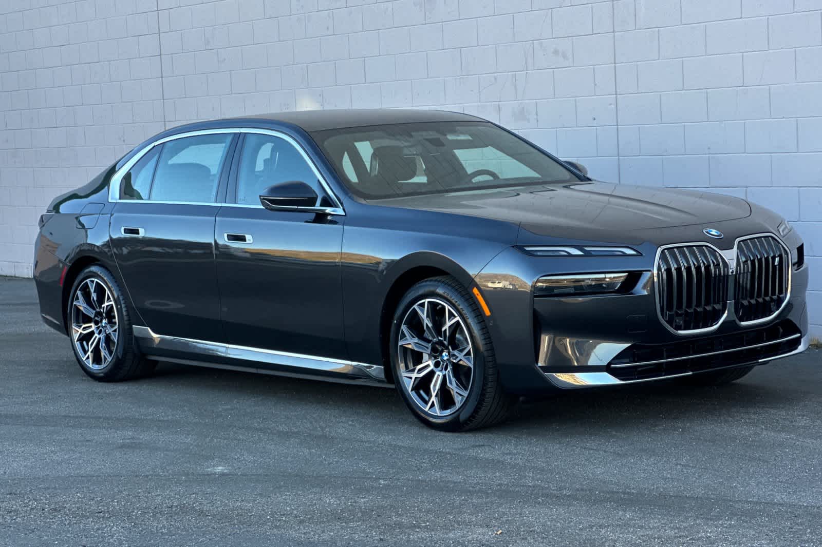 Thumbnail: 2025 BMW i7 - 9