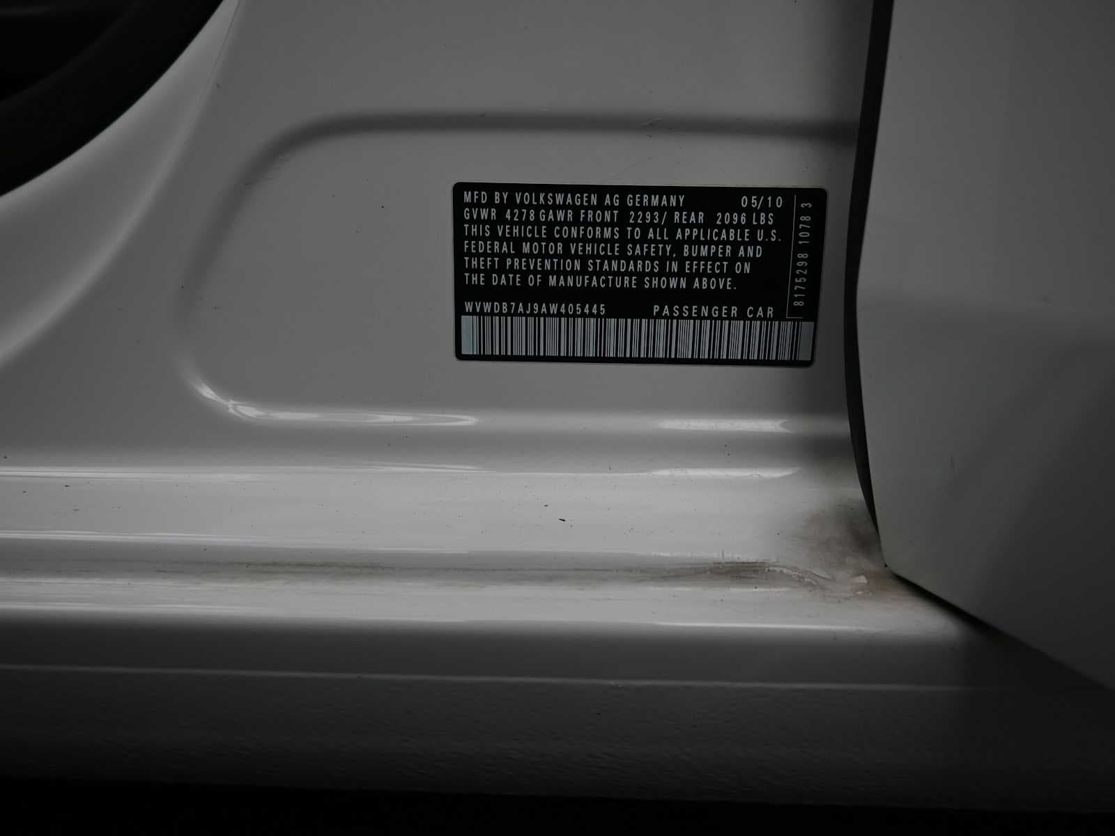 Thumbnail: 2010 Volkswagen Golf - 14