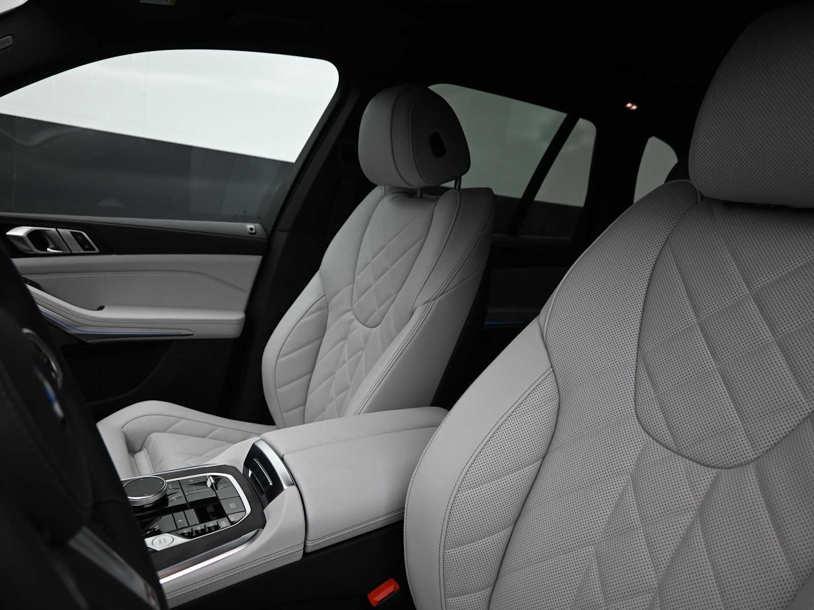 Thumbnail: 2026 BMW X5 - 11