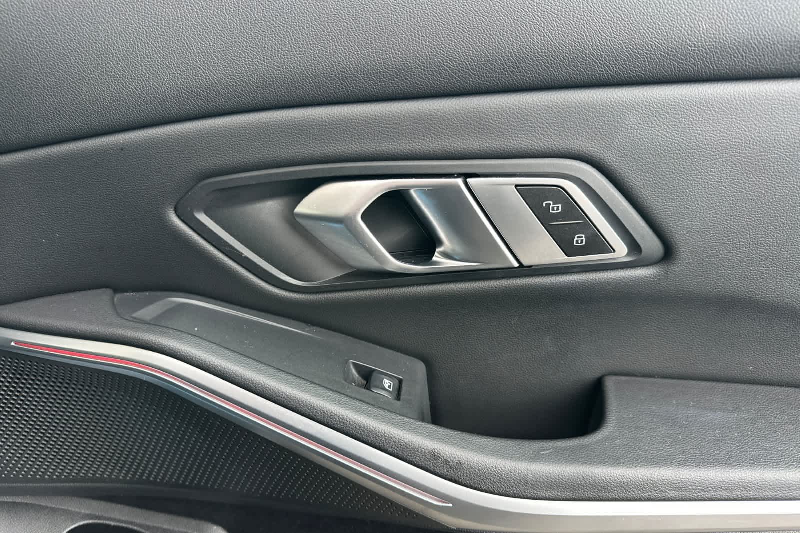 Thumbnail: 2022 BMW 3 Series - 18