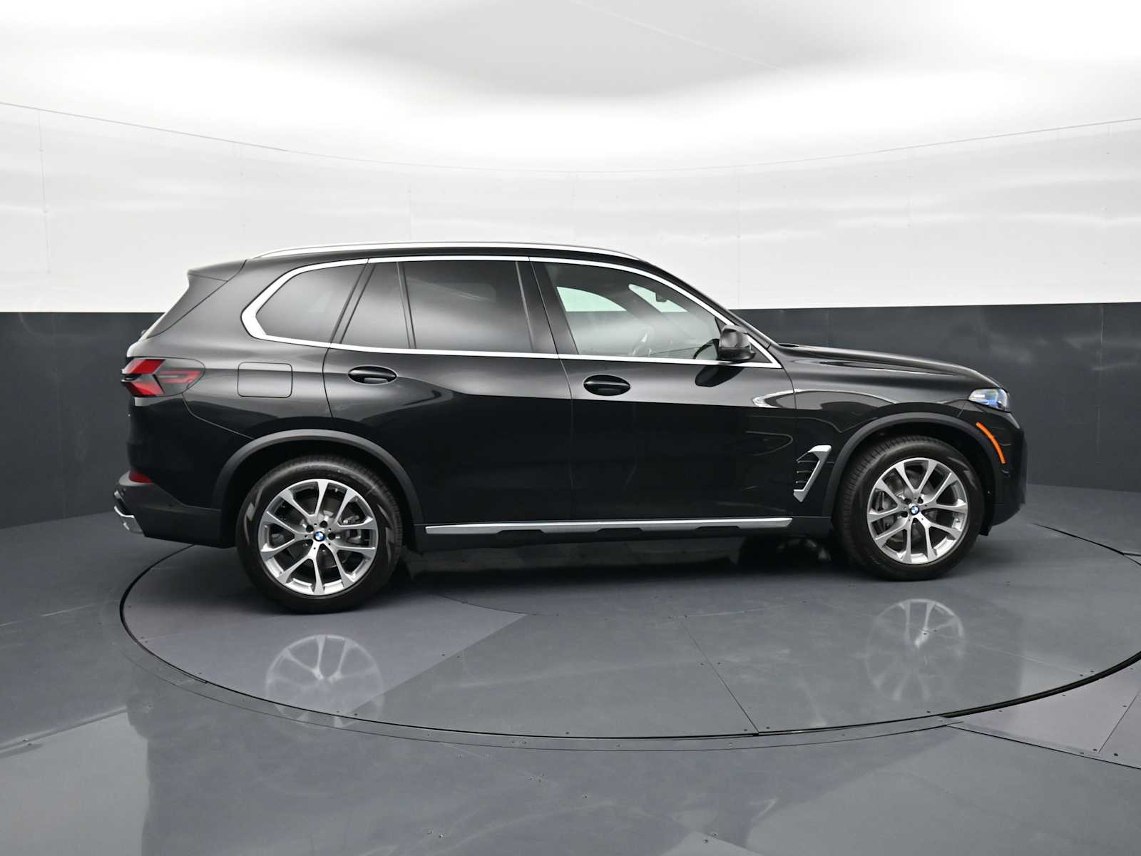 Thumbnail: 2026 BMW X5 - 4