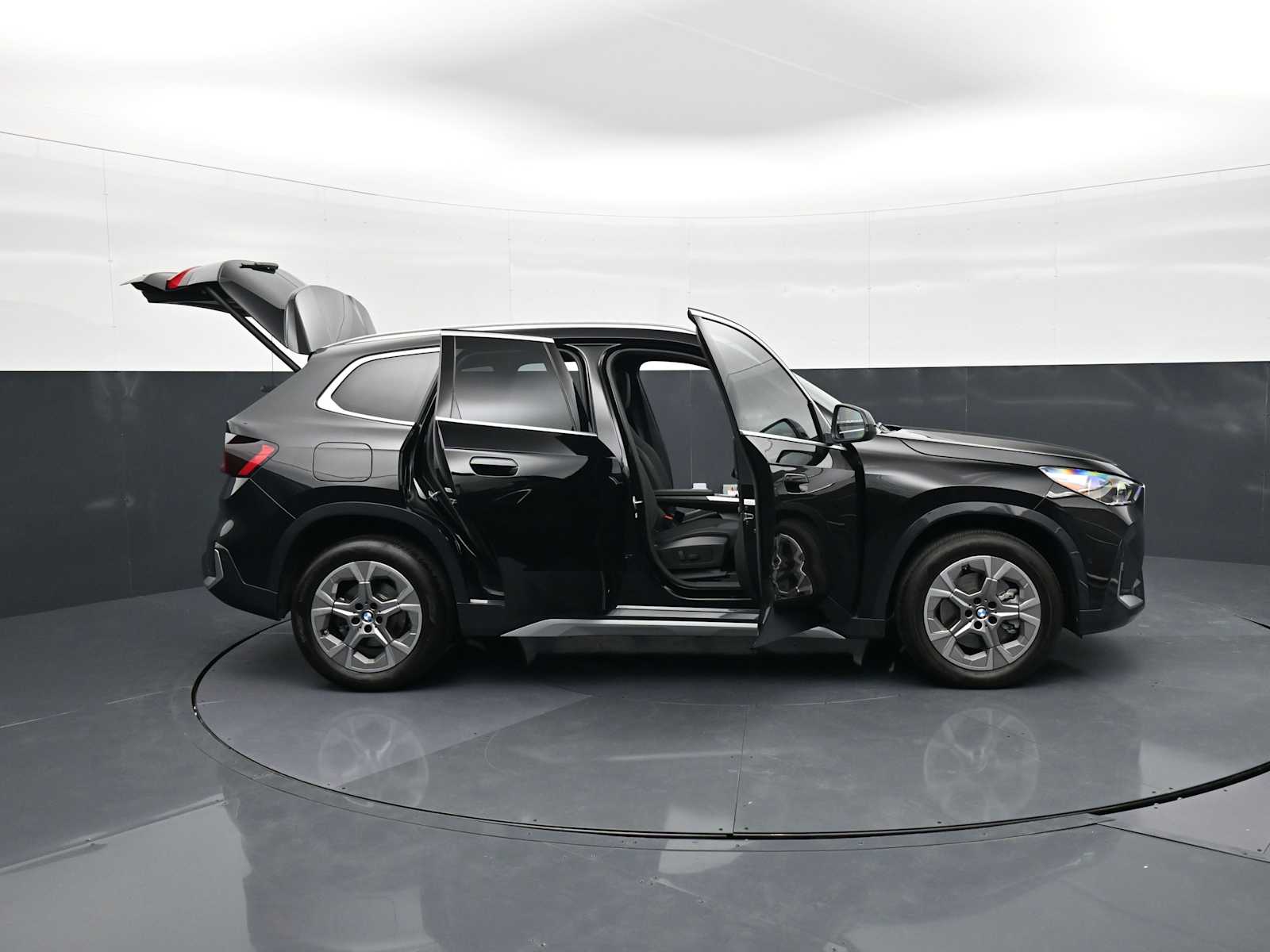 Thumbnail: 2025 BMW X1 - 33