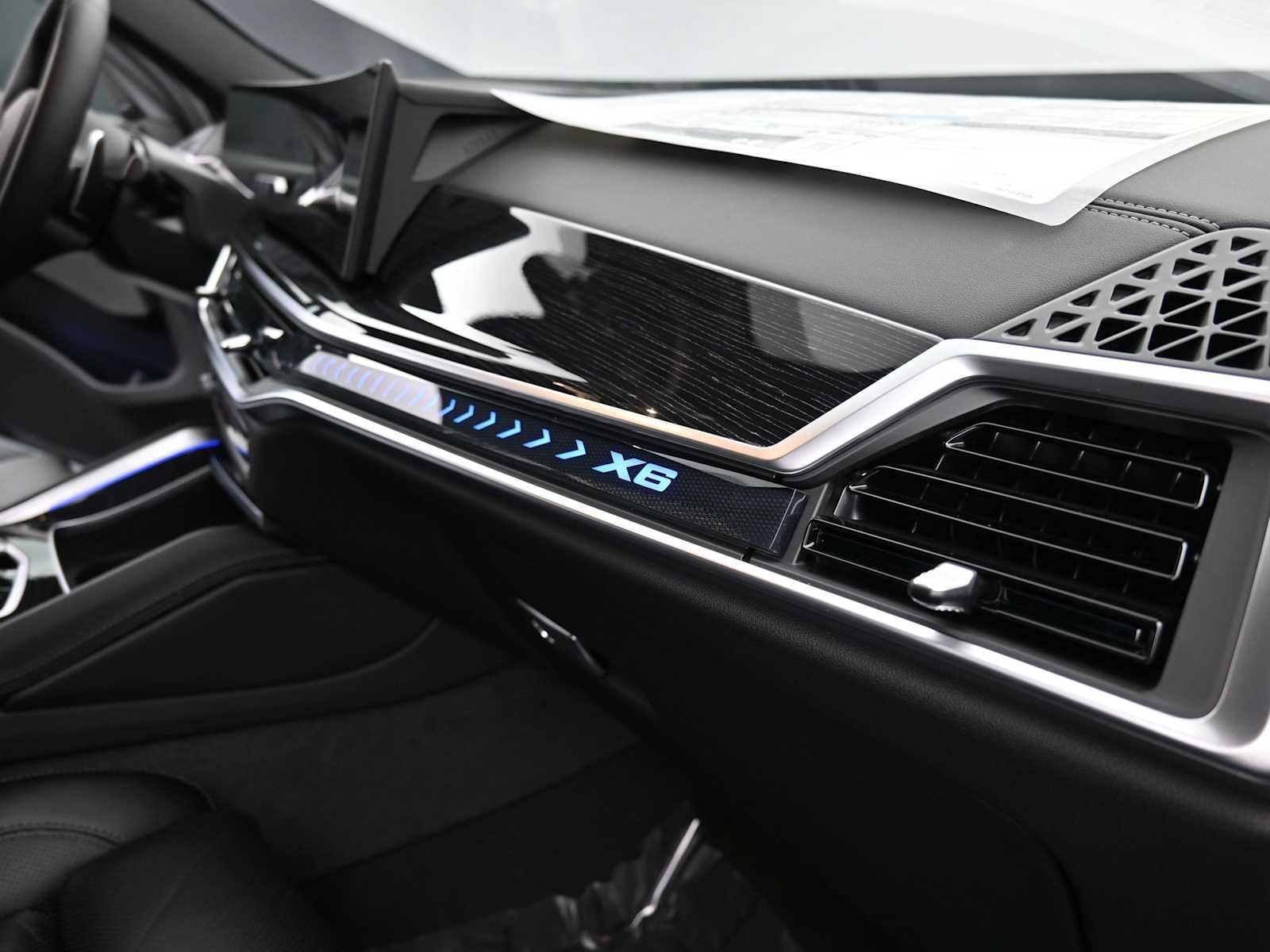 Thumbnail: 2026 BMW X6 - 15