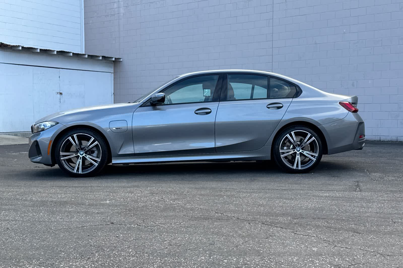 Thumbnail: 2023 BMW 3 Series - 10