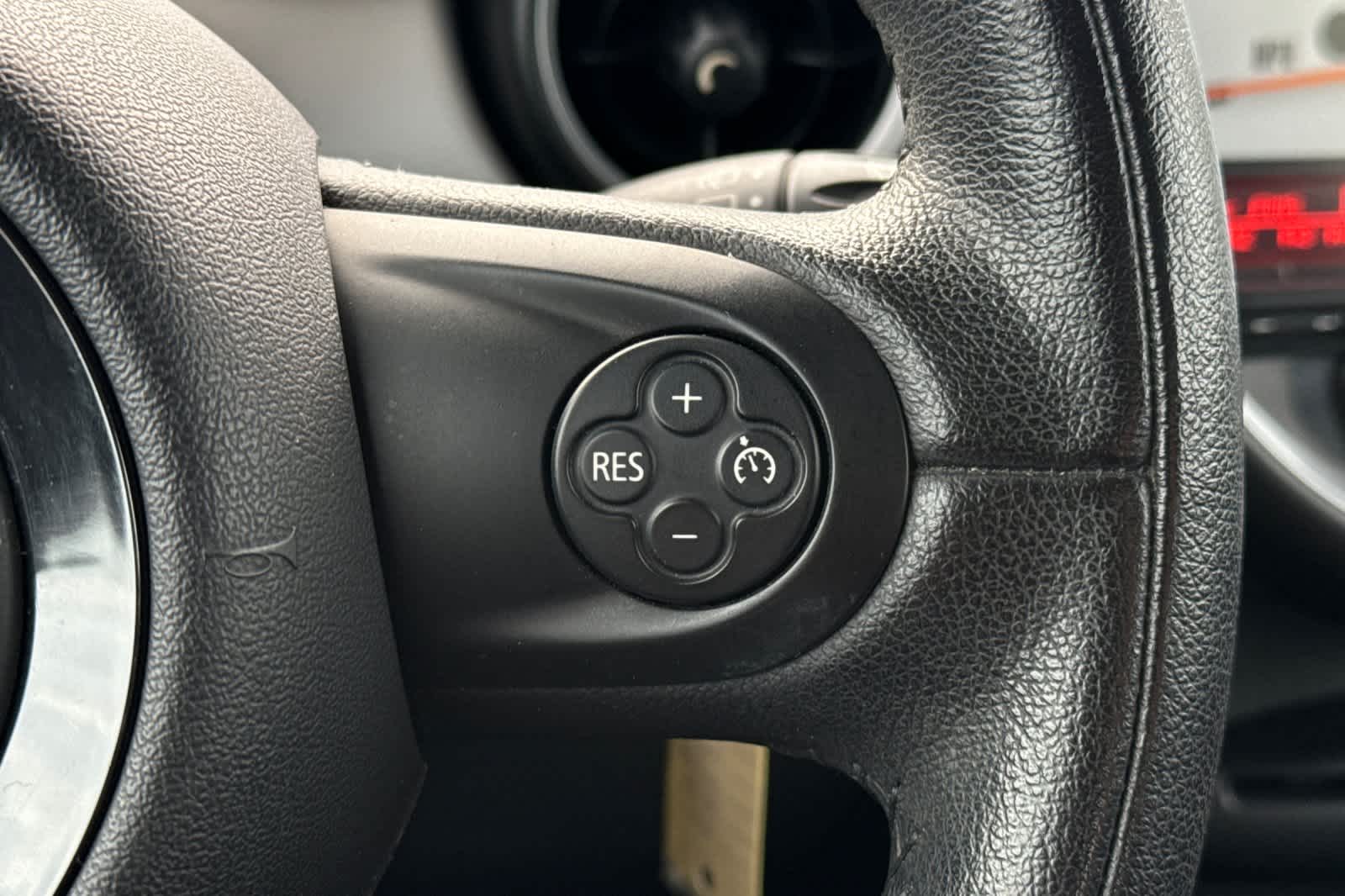 Thumbnail: 2013 MINI Cooper Hardtop - 23
