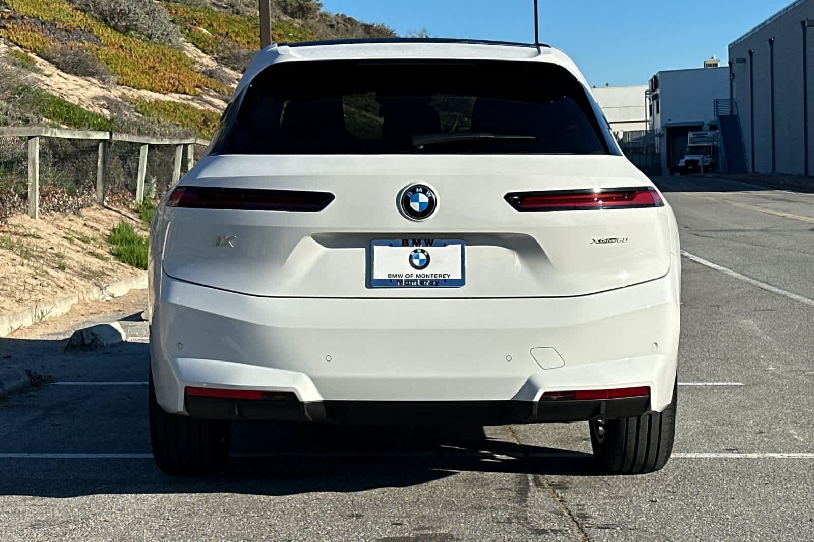 Thumbnail: 2026 BMW iX - 7