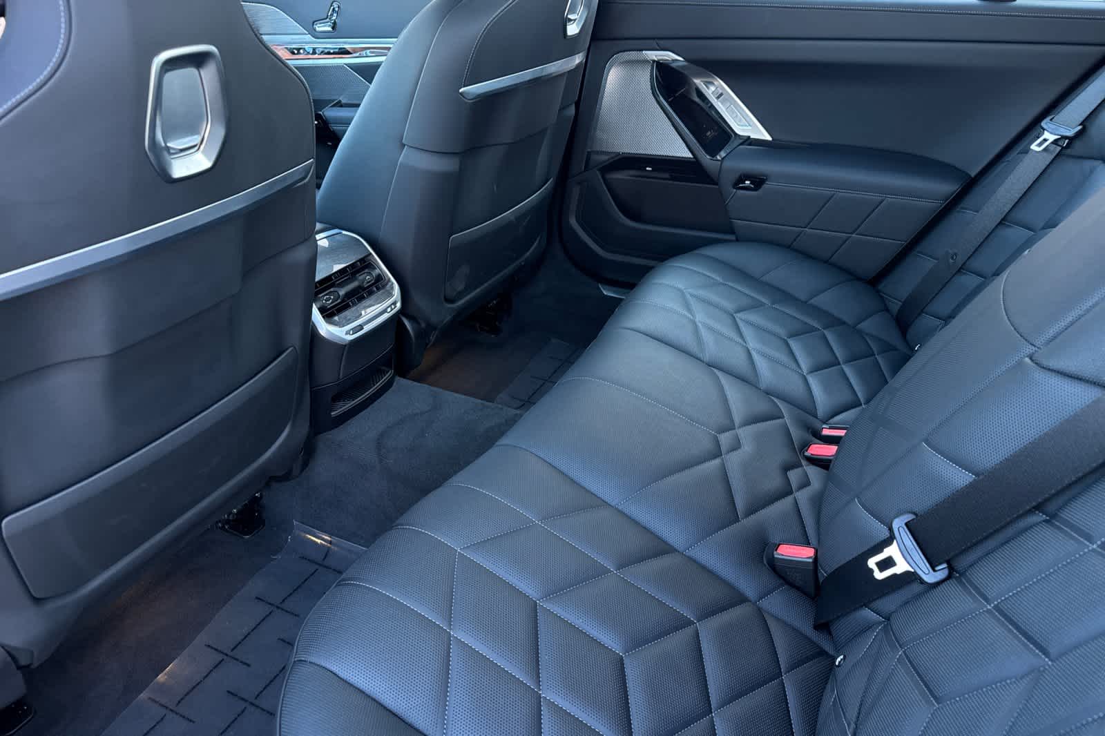 Thumbnail: 2023 BMW 7 Series - 4