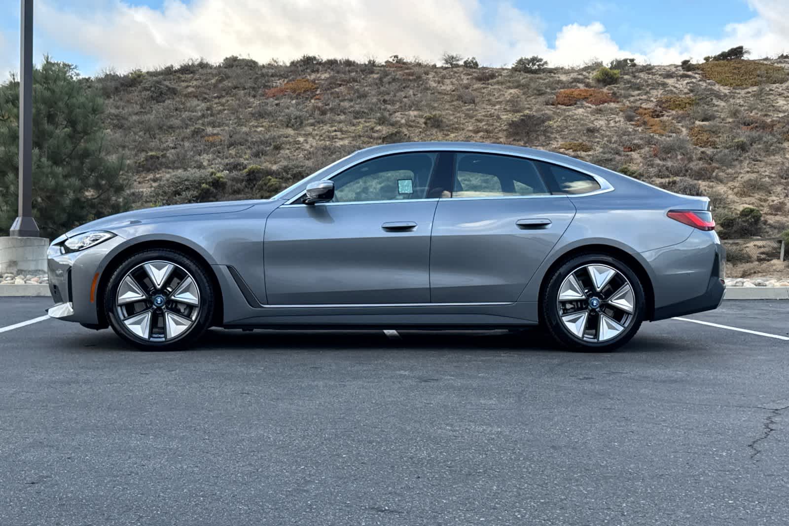 Thumbnail: 2023 BMW i4 - 10