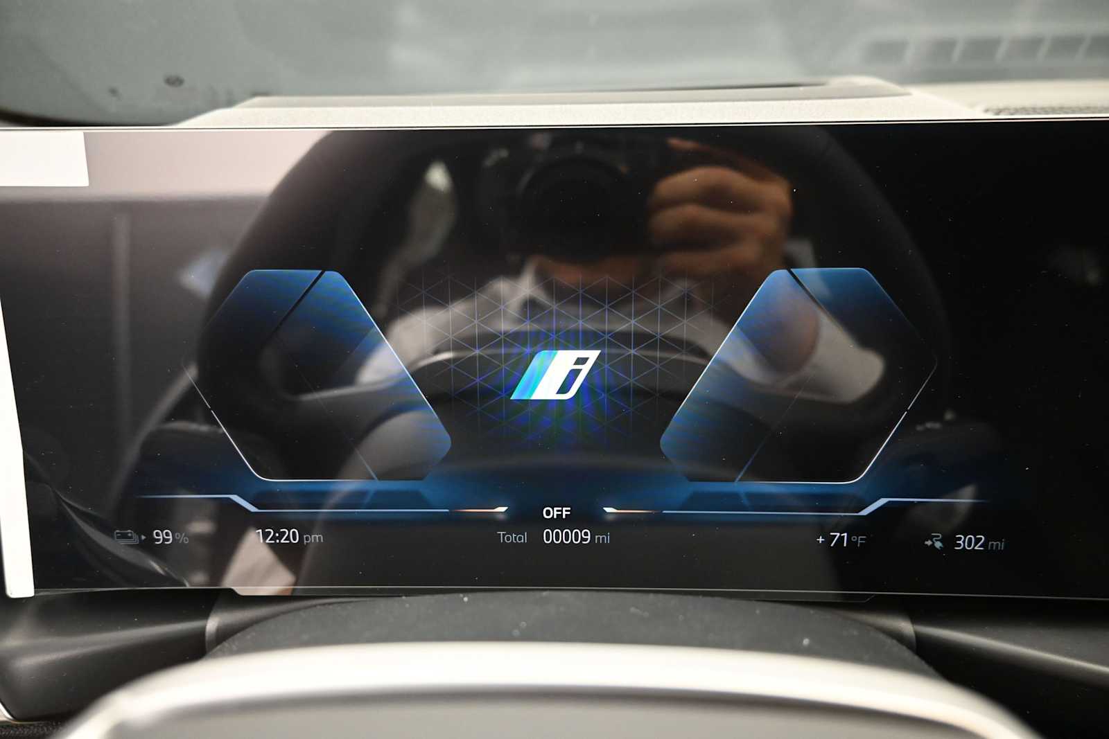 Thumbnail: 2026 BMW i4 - 13
