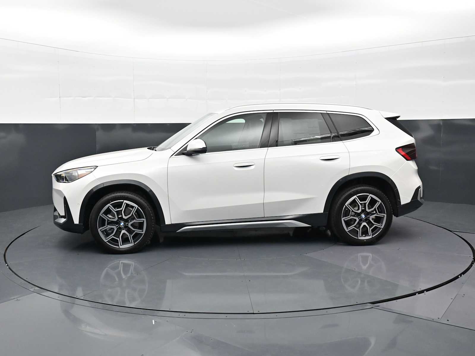 Thumbnail: 2026 BMW X1 - 8