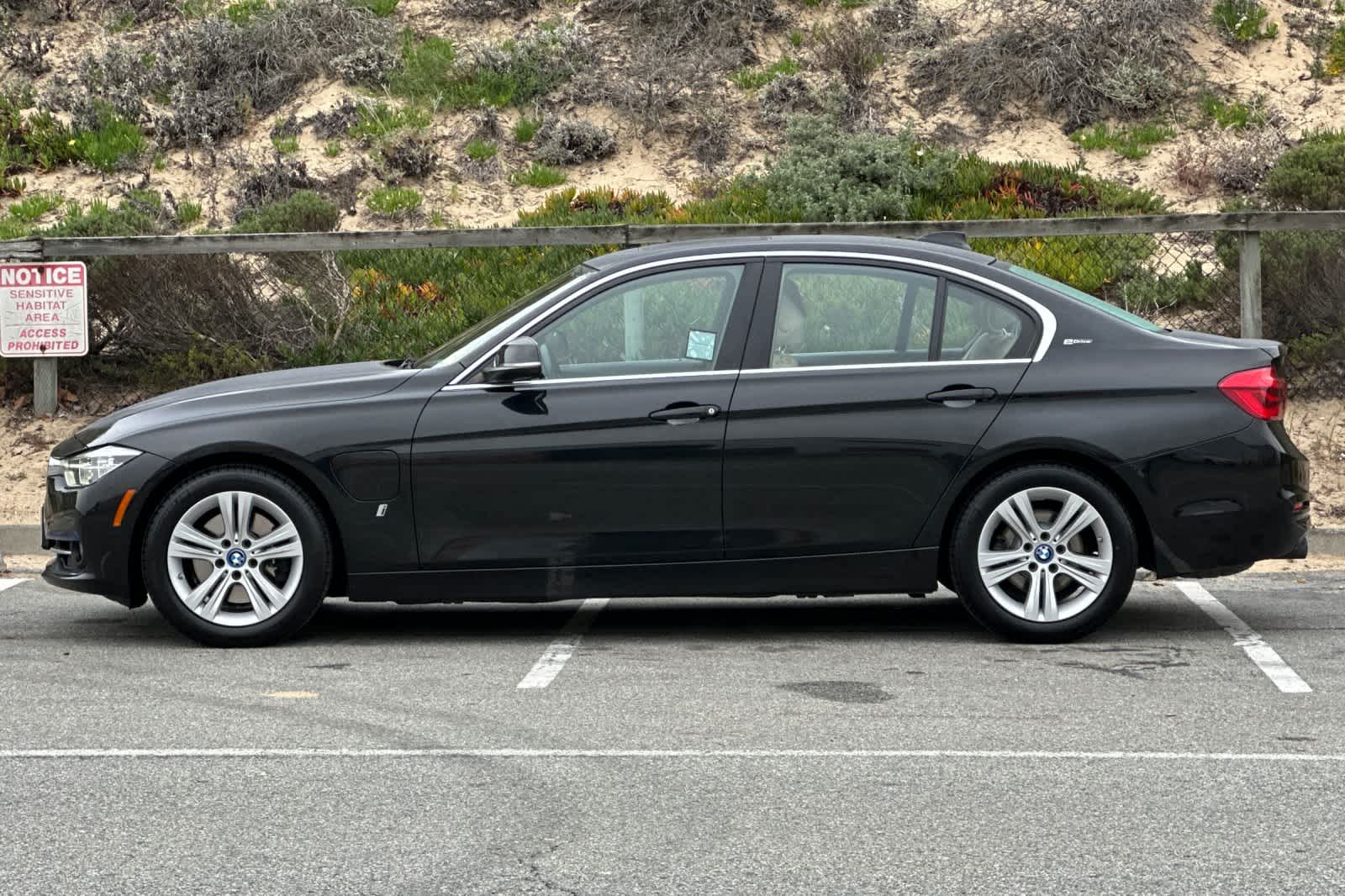 Thumbnail: 2017 BMW 3 Series - 9