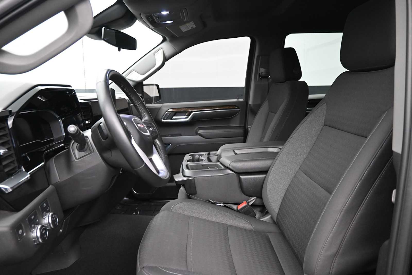 2024 GMC Sierra 1500 Elevation - Photo 10