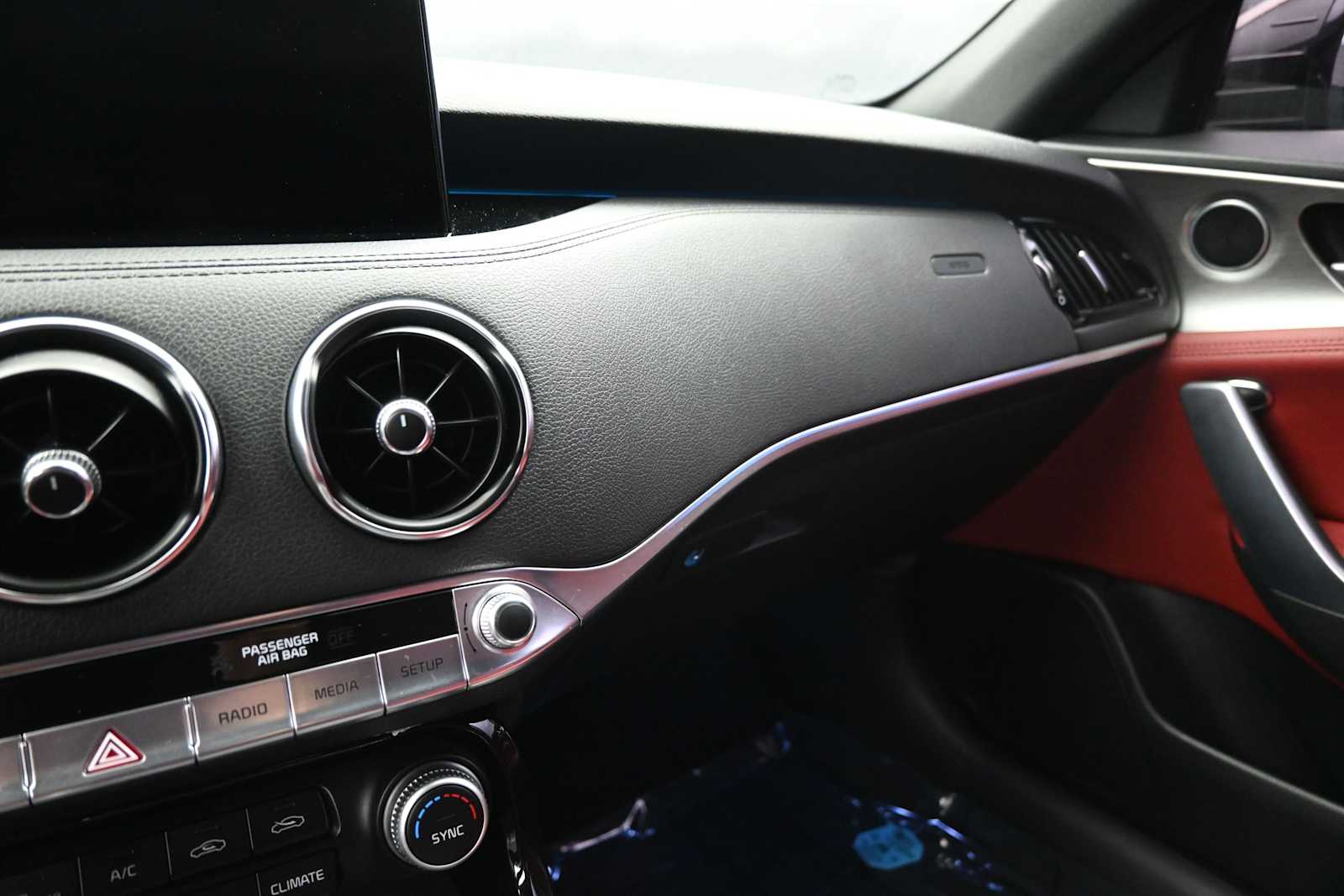 2022 Kia Stinger GT1 - Photo 15