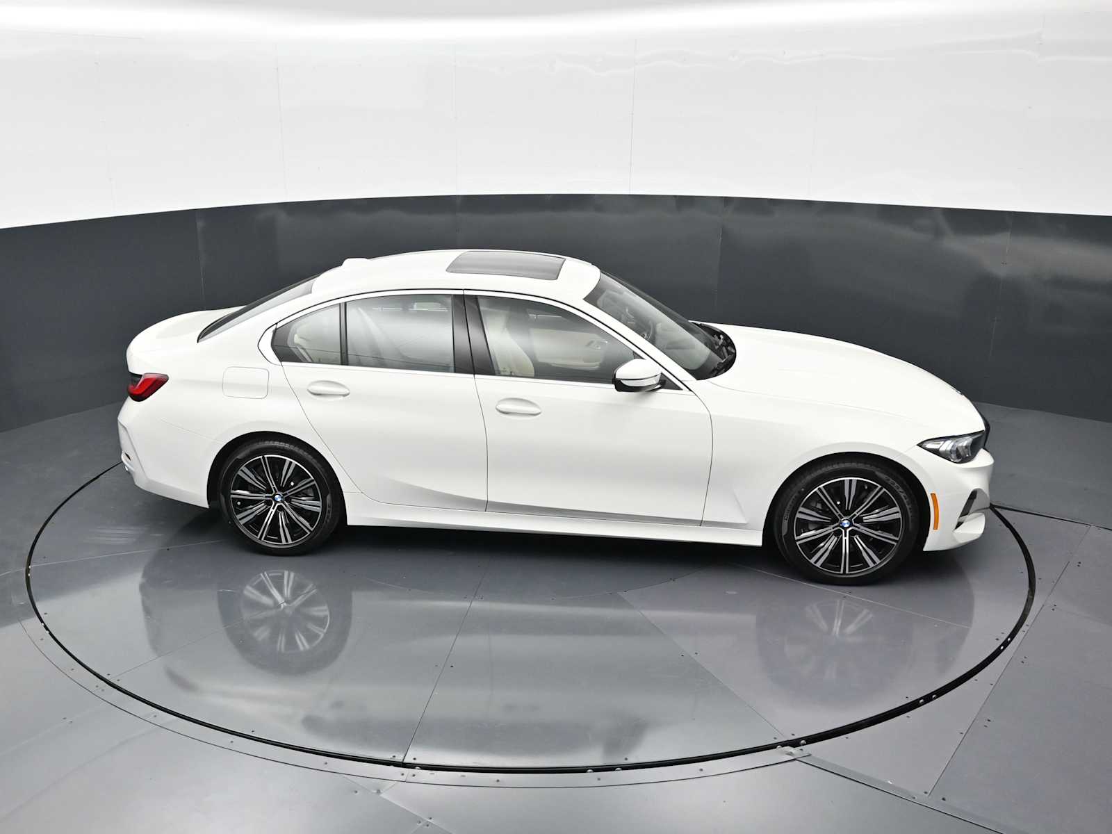Thumbnail: 2026 BMW 3 Series - 20