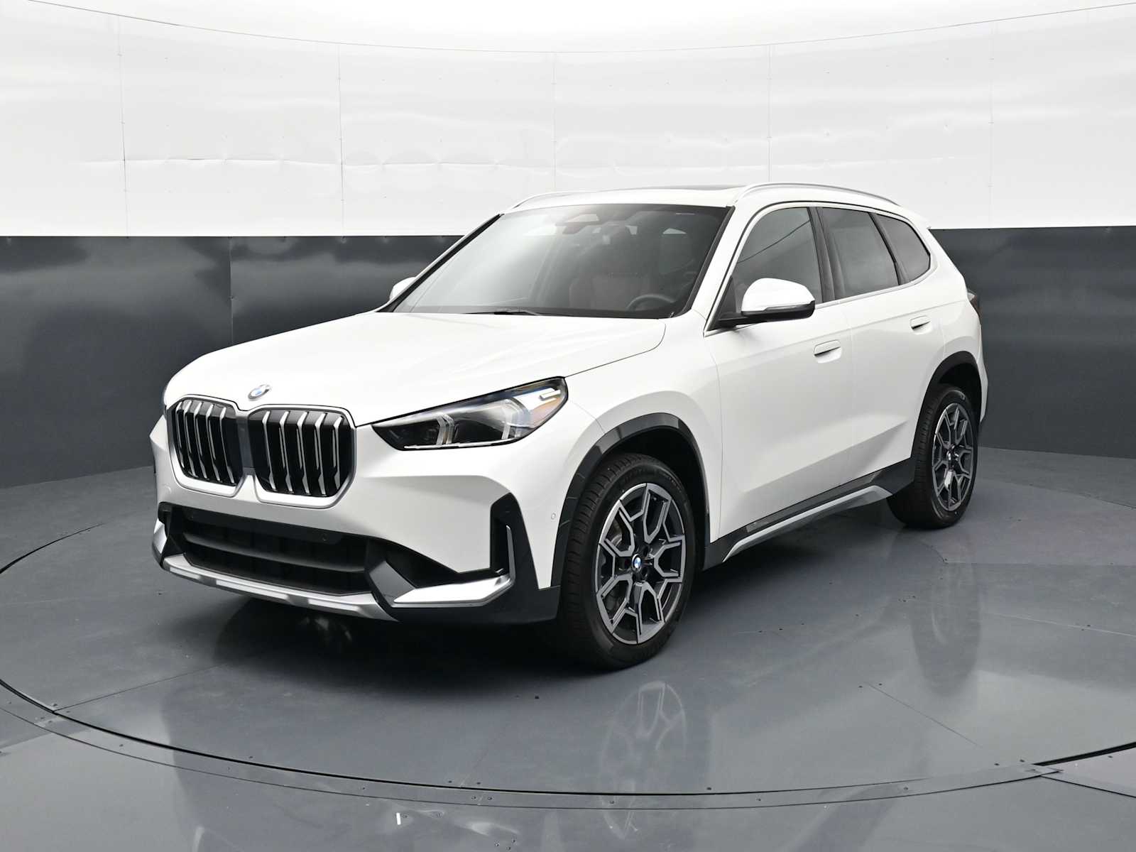 Thumbnail: 2026 BMW X1 - 1