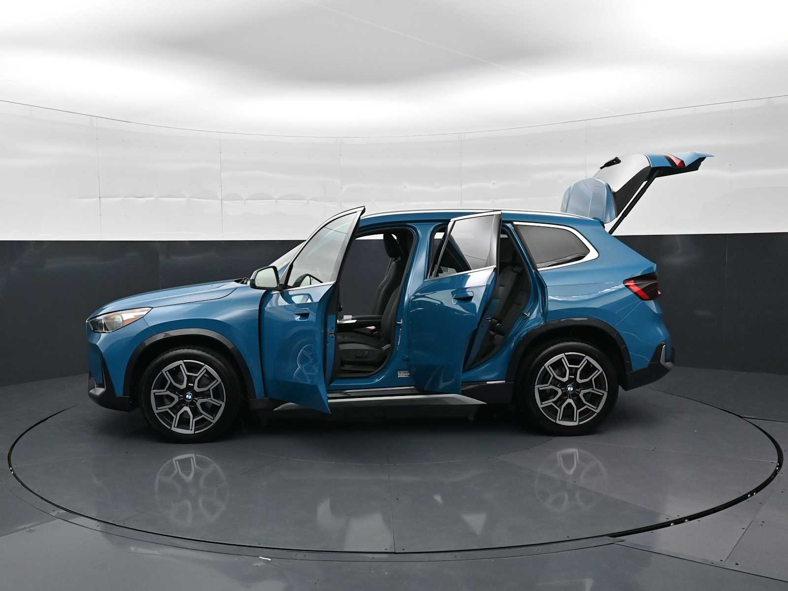 2025 BMW X1 28i - Photo 36