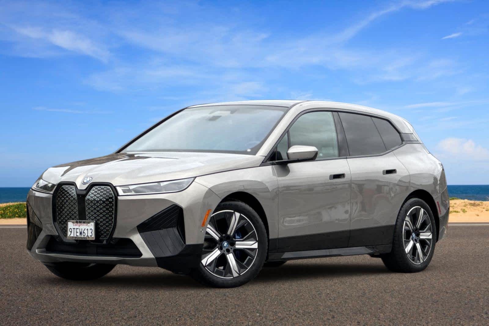 2025 BMW iX M60's photo