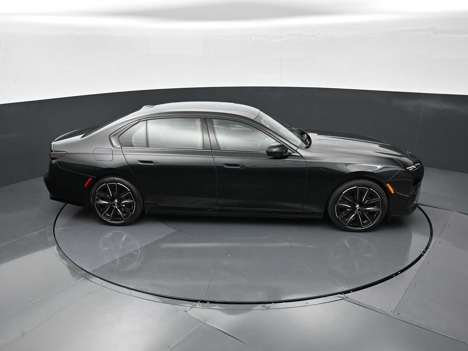 Thumbnail: 2025 BMW 7 Series - 18