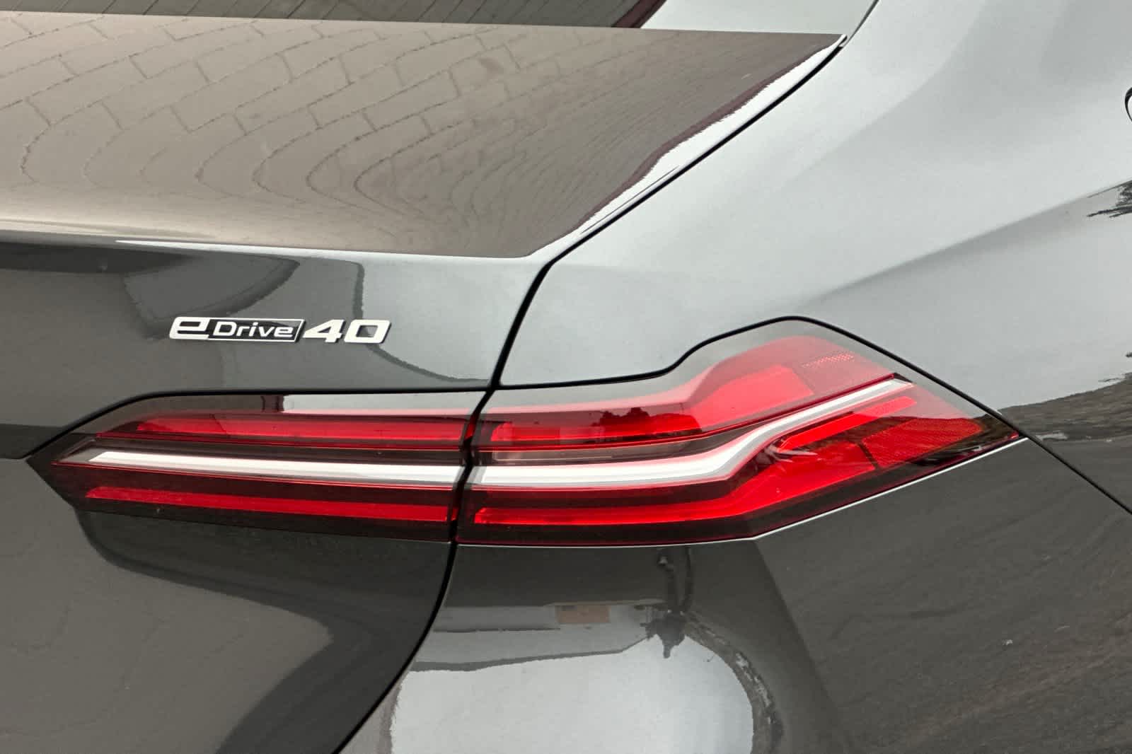 Thumbnail: 2026 BMW i5 - 28