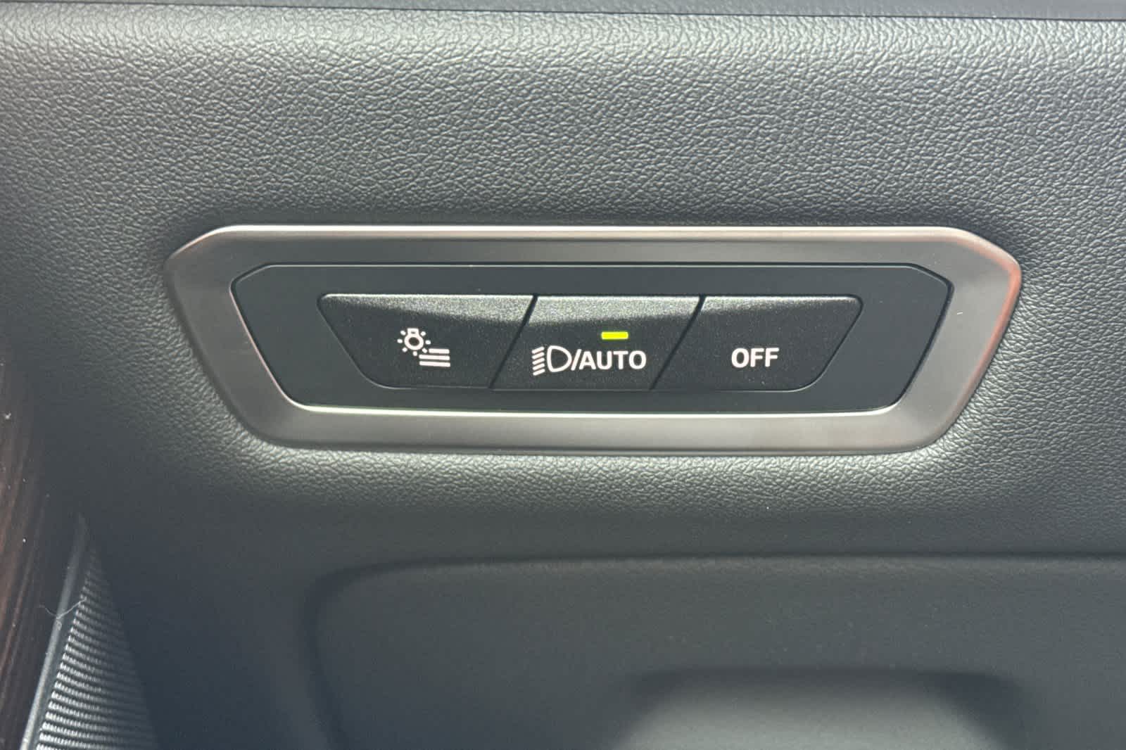 Thumbnail: 2026 BMW X7 - 32