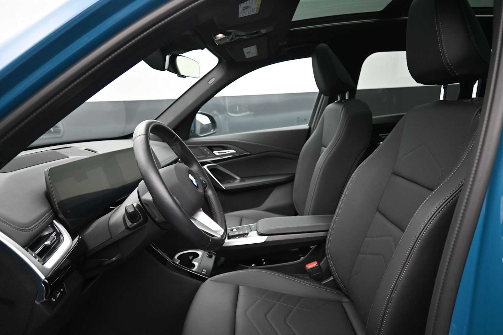 2025 BMW X1 28i - Photo 10