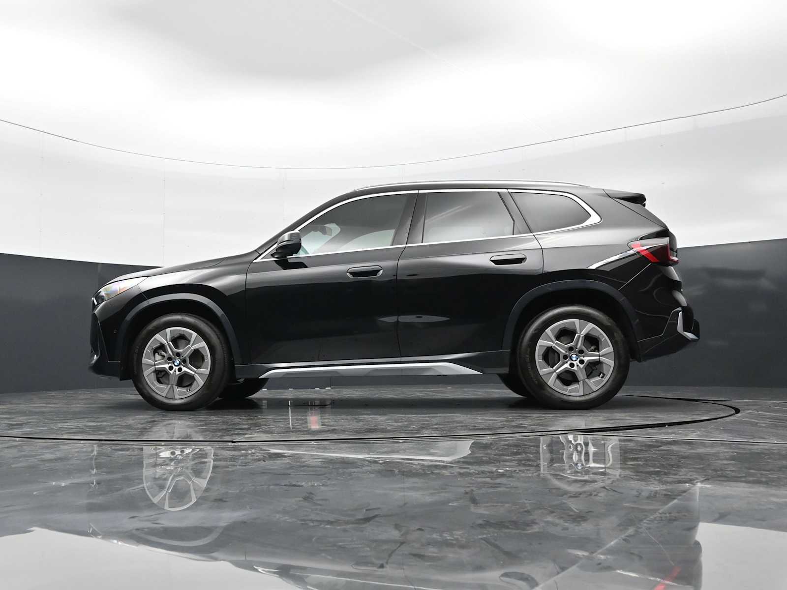 Thumbnail: 2025 BMW X1 - 30