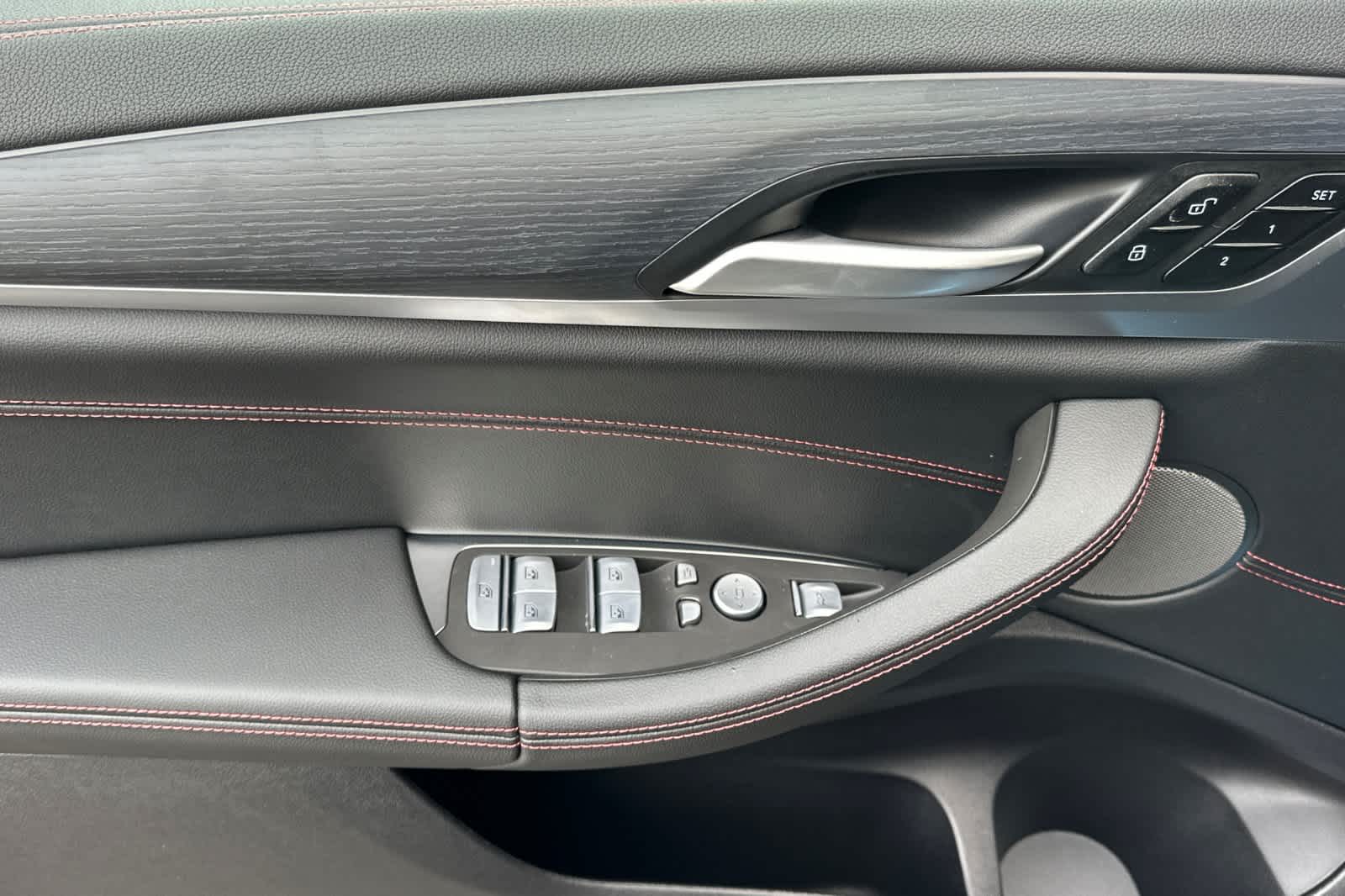 Thumbnail: 2025 BMW X4 - 13