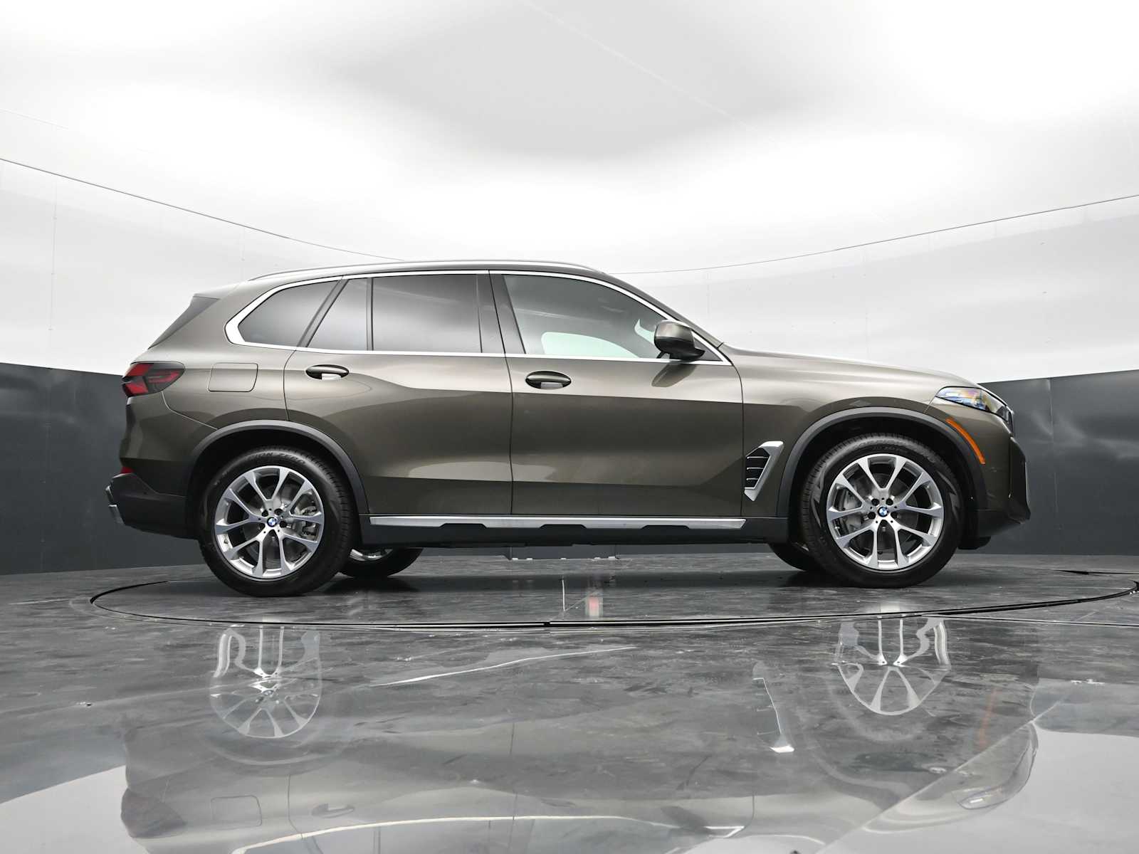 Thumbnail: 2026 BMW X5 - 28