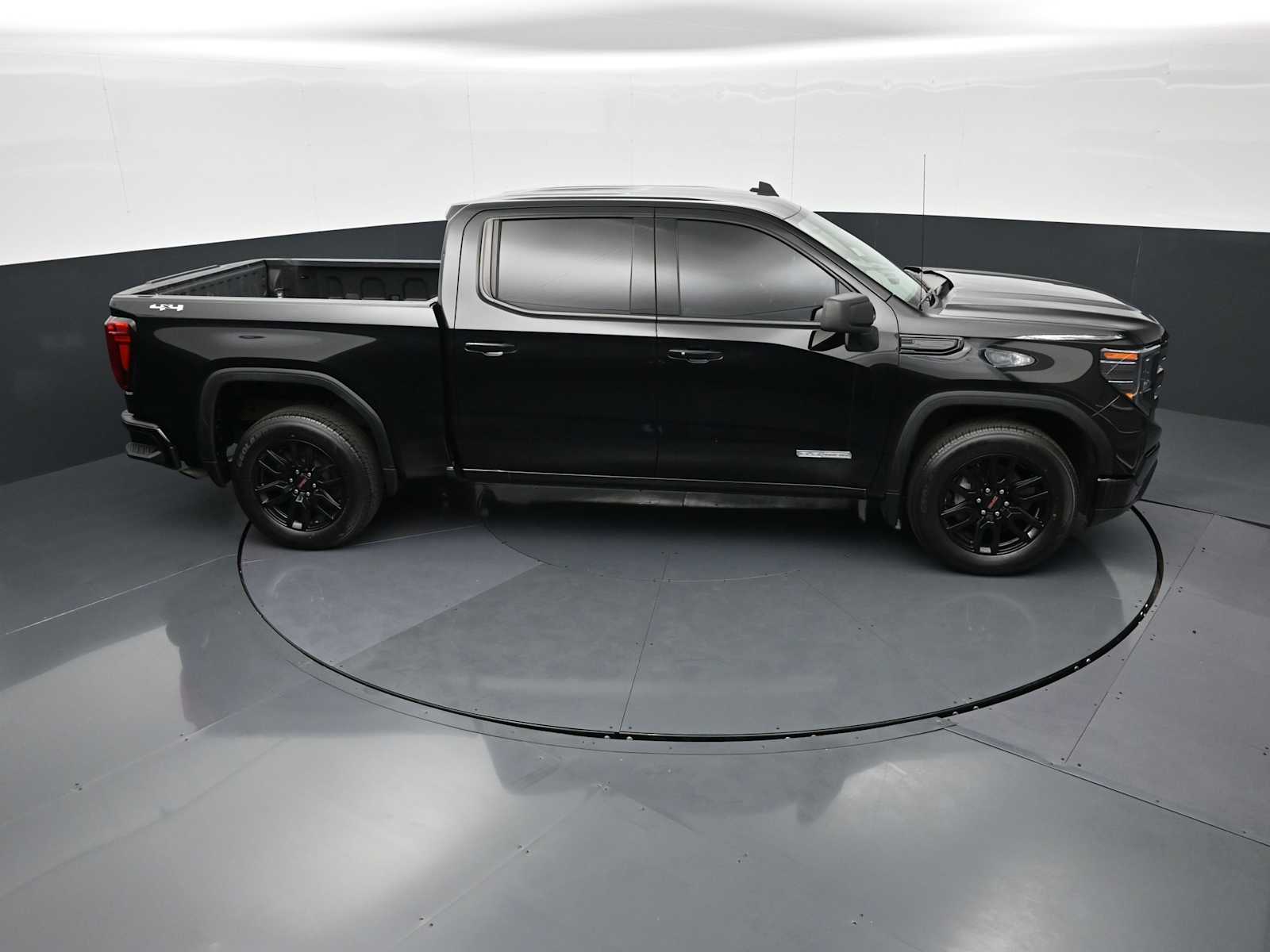 2024 GMC Sierra 1500 Elevation - Photo 19