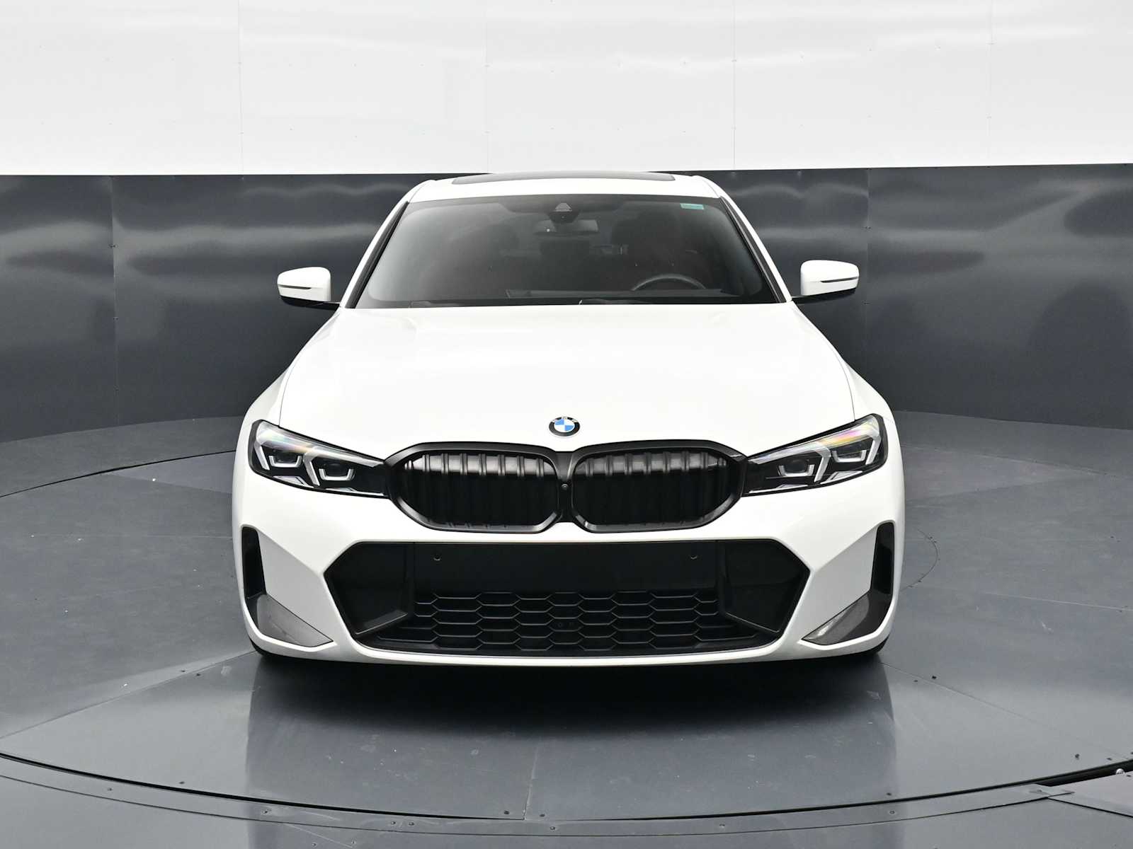 Thumbnail: 2024 BMW 3 Series - 2