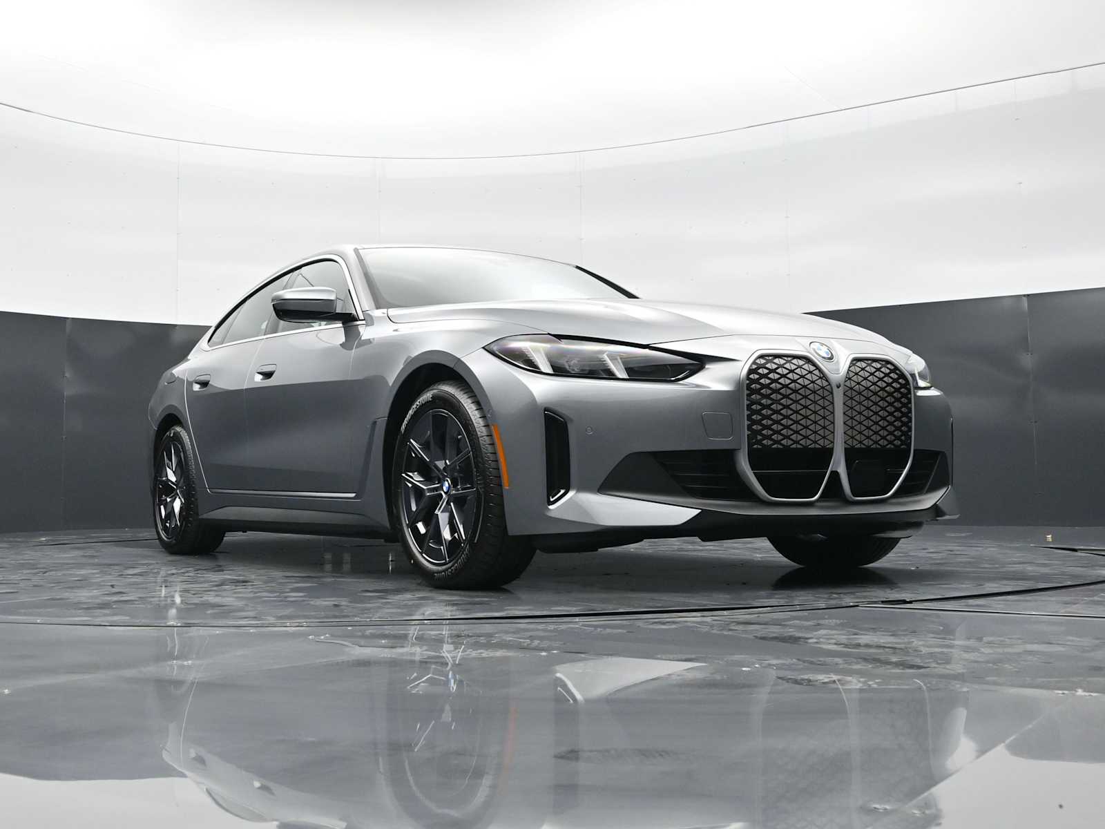 Thumbnail: 2026 BMW i4 - 27