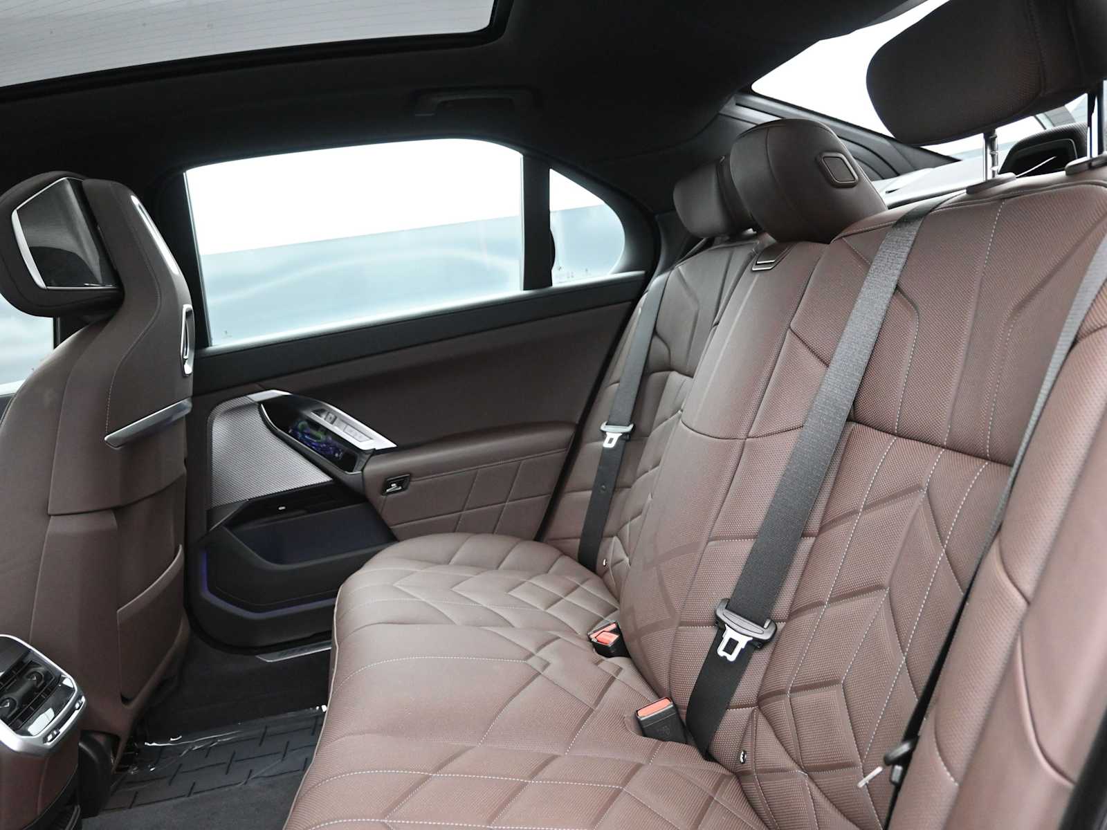 Thumbnail: 2025 BMW 7 Series - 14