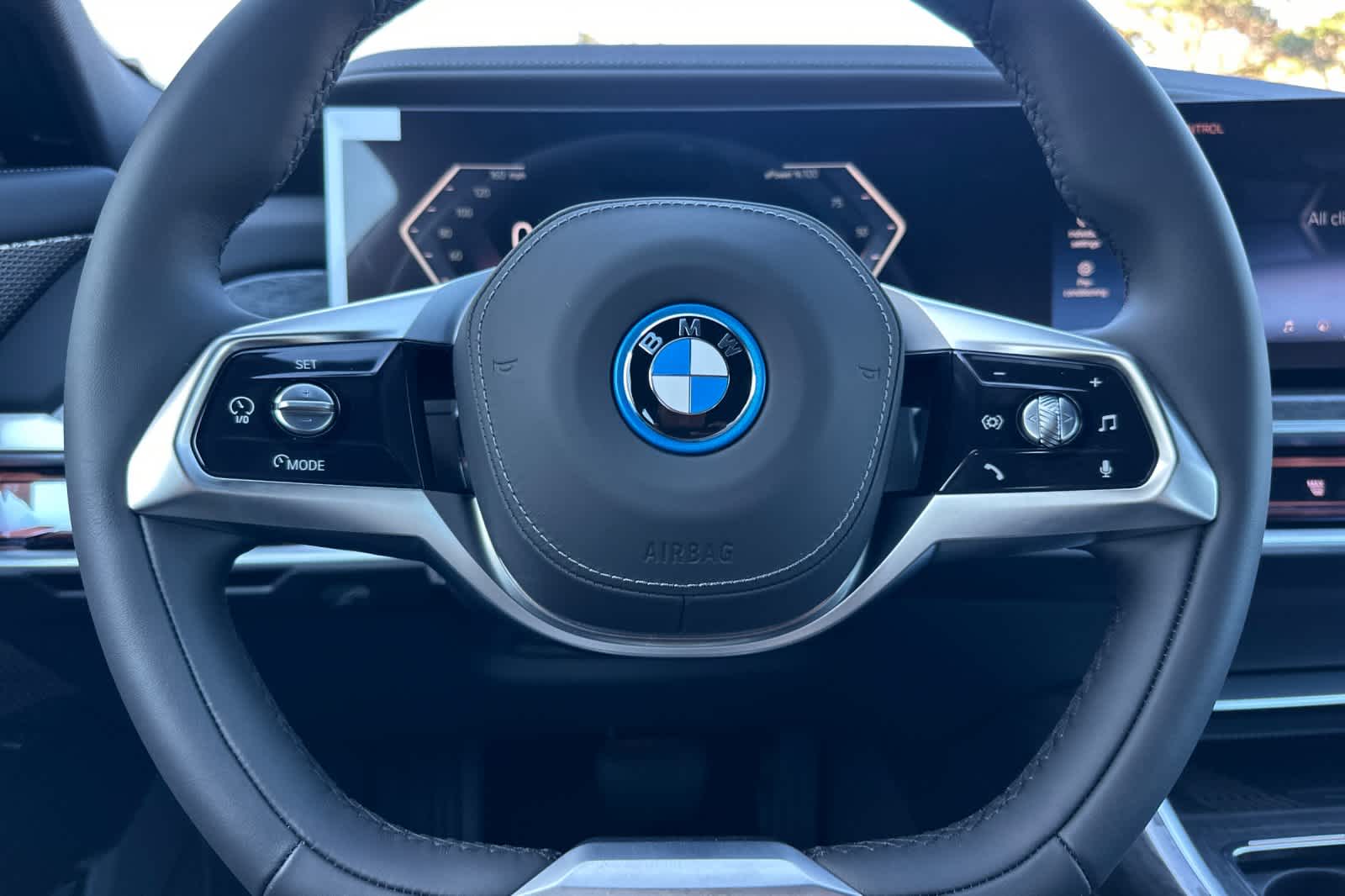 Thumbnail: 2025 BMW i7 - 25