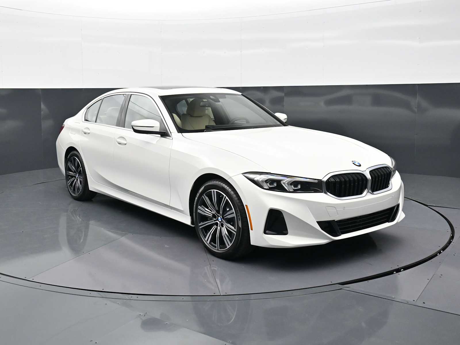 Thumbnail: 2026 BMW 3 Series - 3