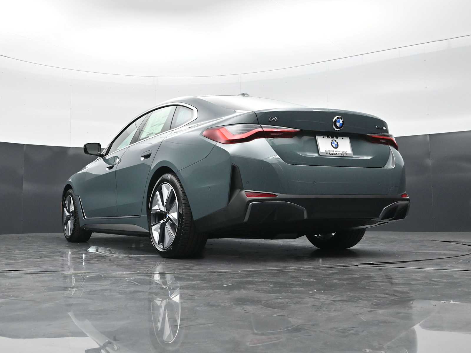 Thumbnail: 2026 BMW i4 - 22