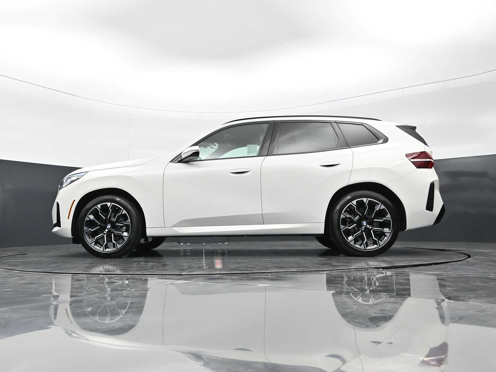 Thumbnail: 2026 BMW X3 - 32