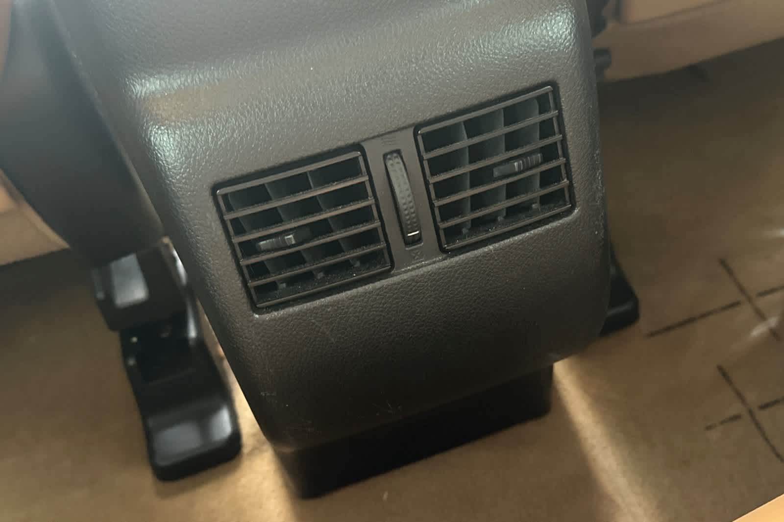 Thumbnail: 2011 Nissan Murano - 15