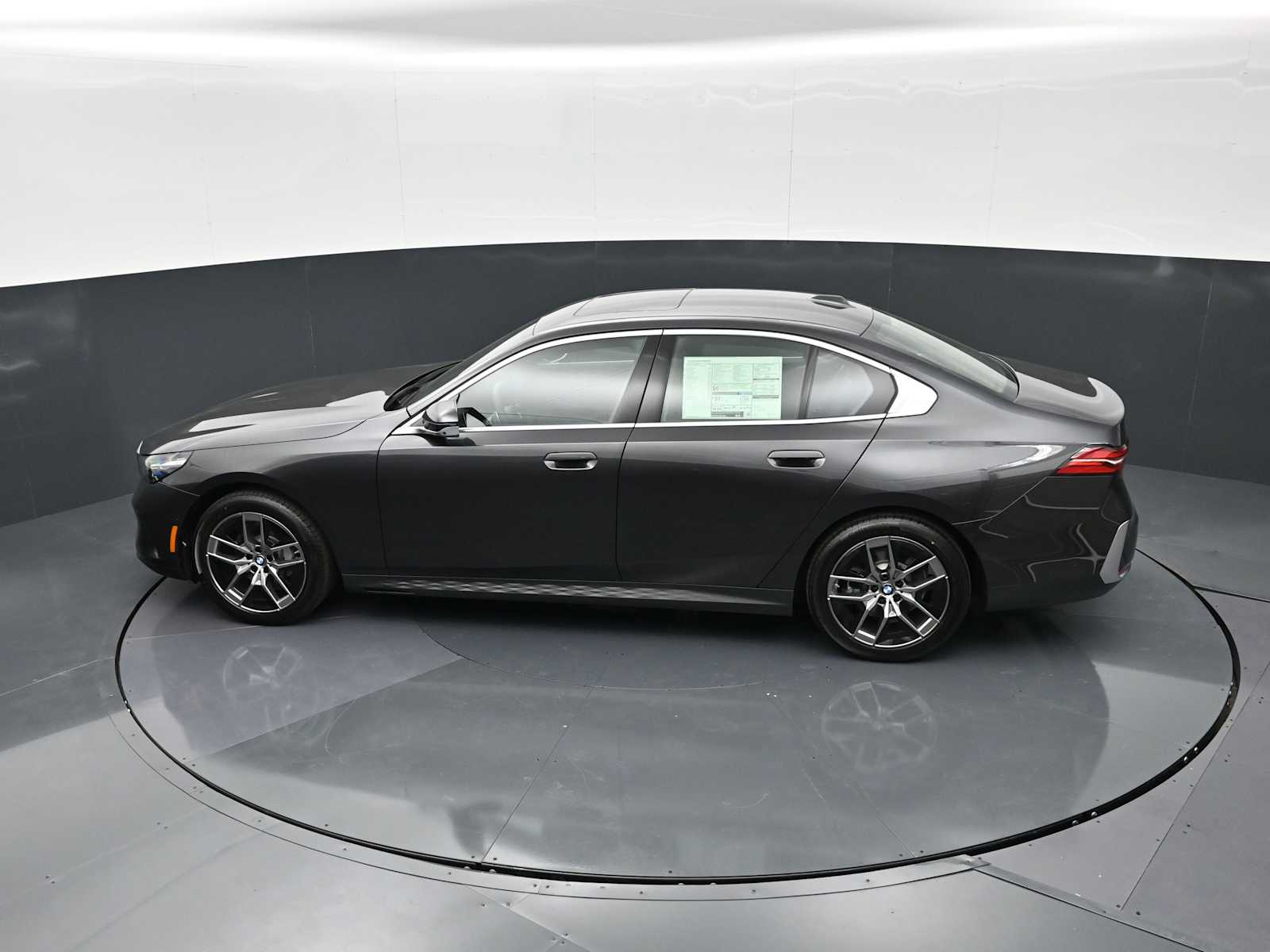 Thumbnail: 2026 BMW 5 Series - 24