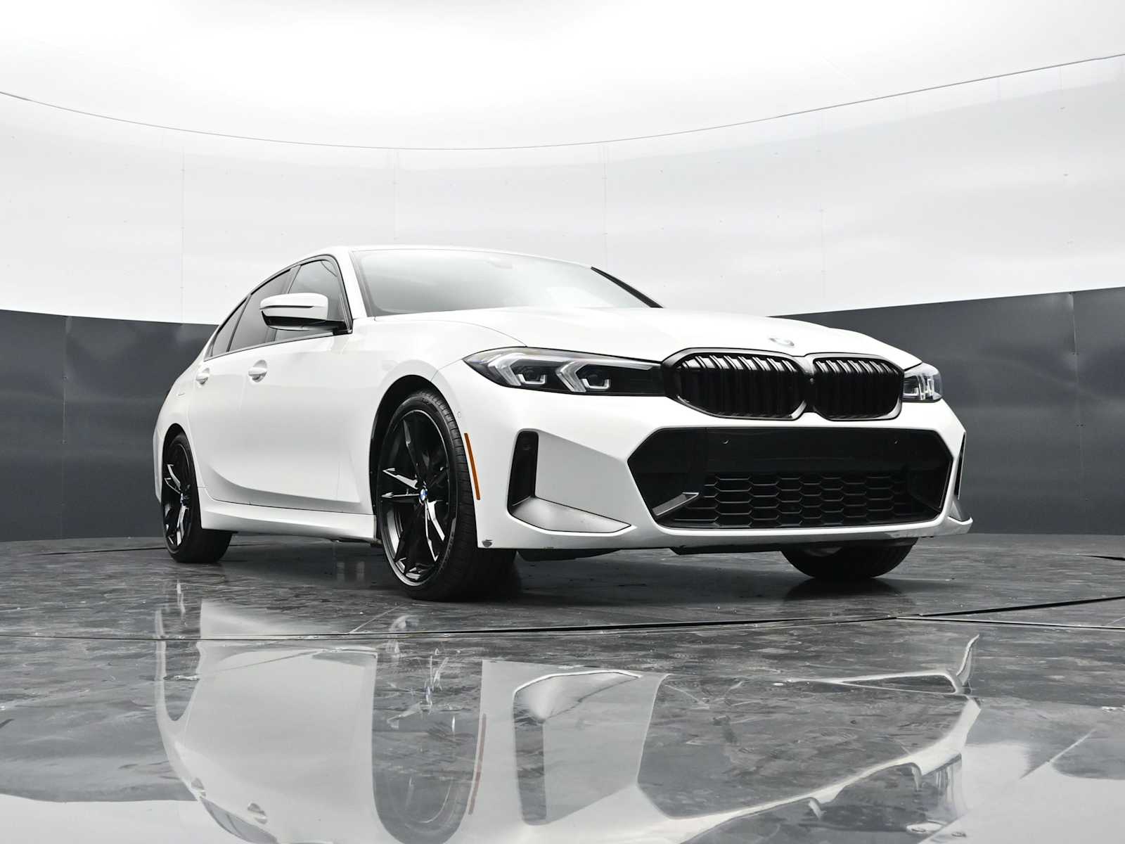 Thumbnail: 2024 BMW 3 Series - 27