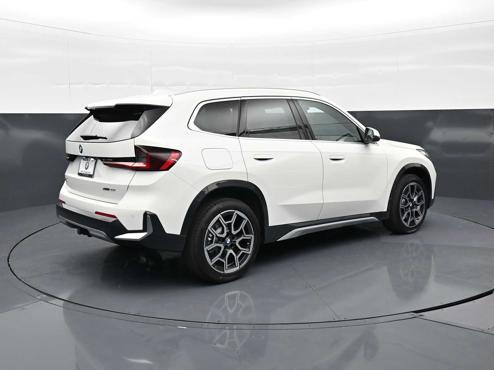 Thumbnail: 2026 BMW X1 - 5