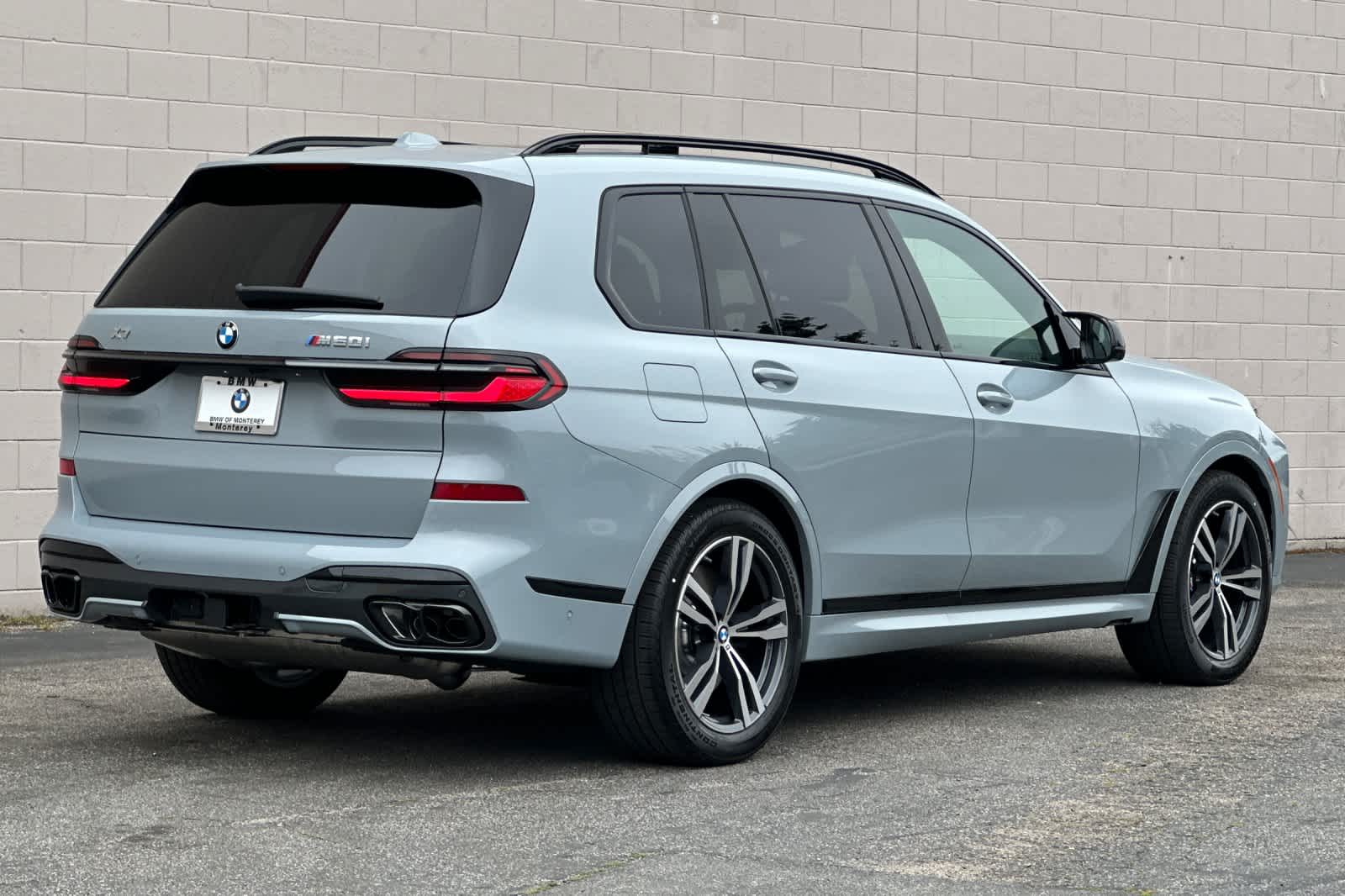 2025 Bmw X7 M60i photo 2