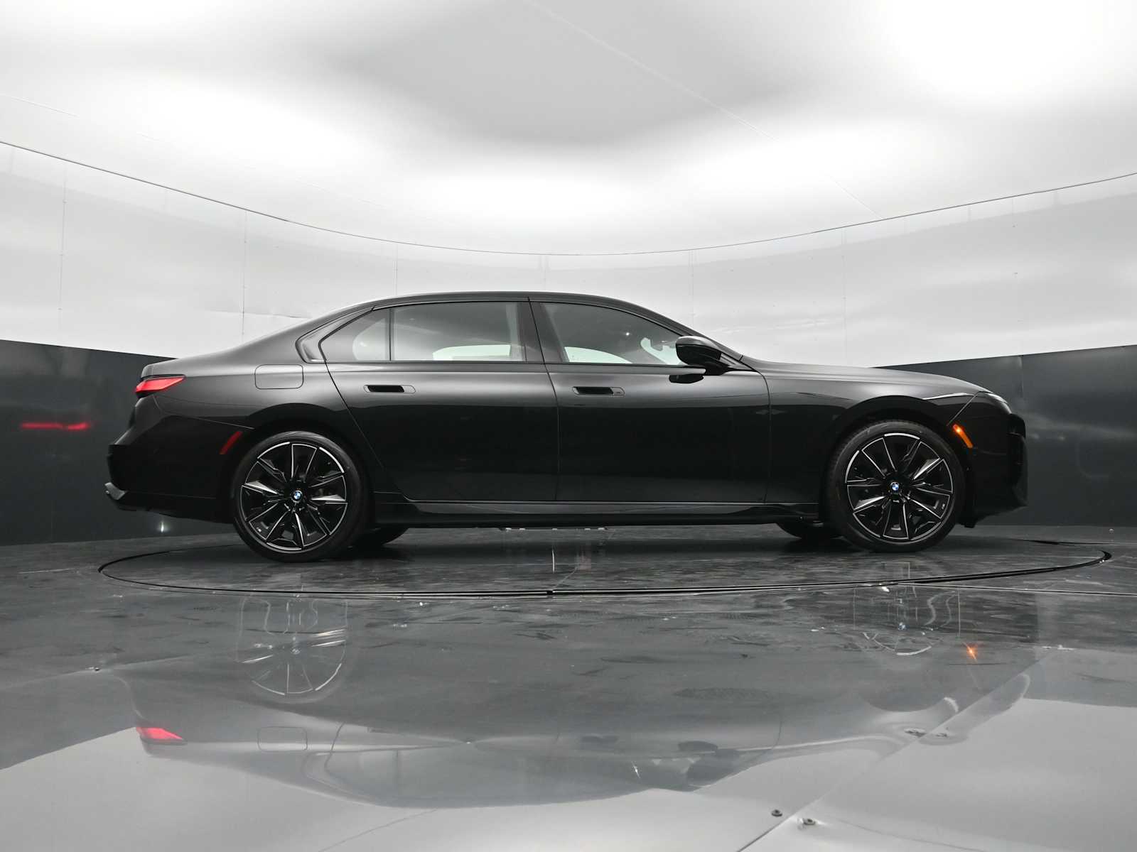 Thumbnail: 2026 BMW 7 Series - 28