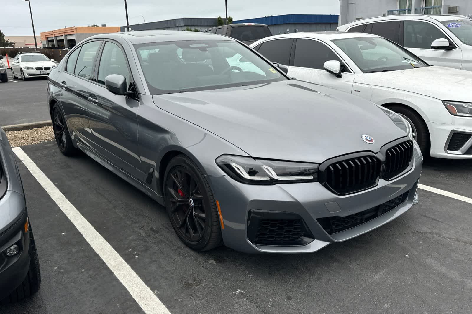 Thumbnail: 2023 BMW 5 Series - 3