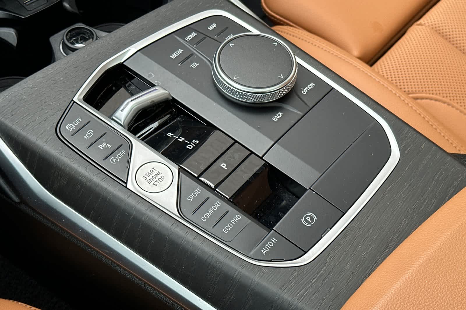 Thumbnail: 2024 BMW 3 Series - 23